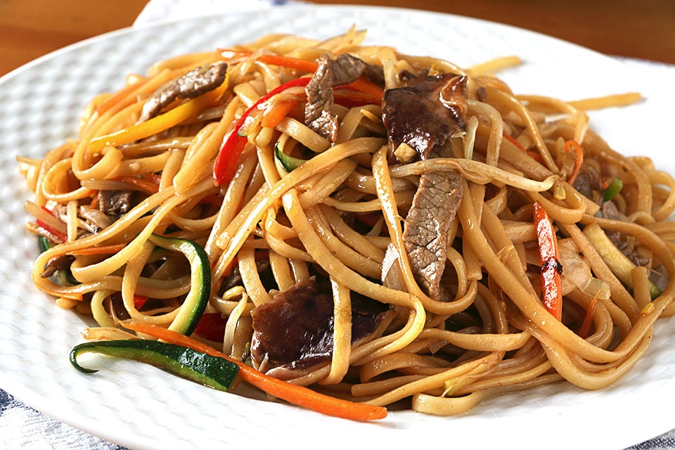 Noodles bañados en salsa
