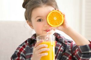 jugo de naranja y los niños