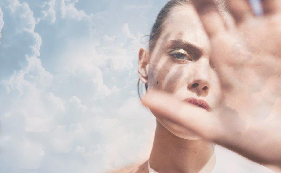 Contaminación y piel de mujer
